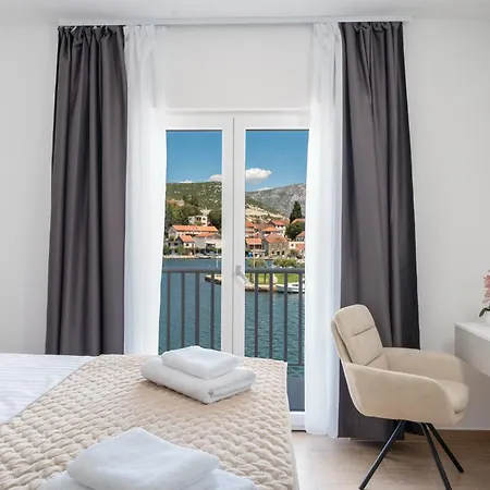 בית נופש With Hot Tub Rogotin, Neretva Delta - Usce Neretve - 24802 *