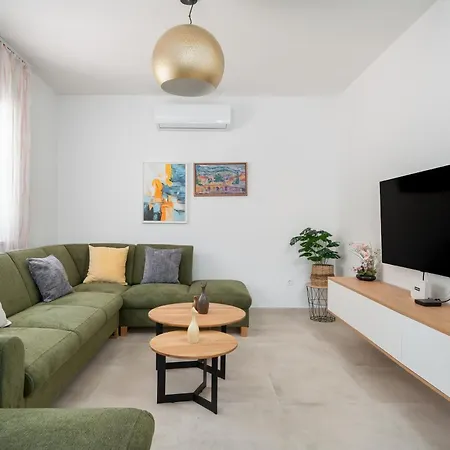 Holiday home House With A Parking Space Rogotin, Neretva Delta - Usce Neretve - 24802 Rogotin